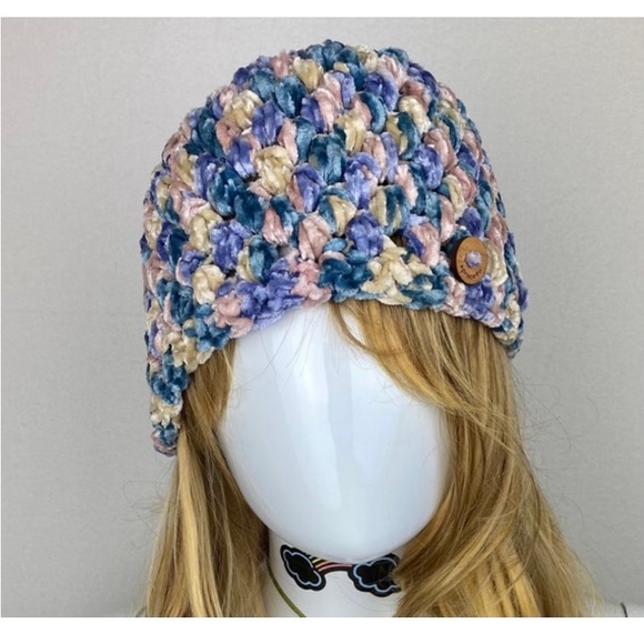 Handmade Crochet “Frosted Petals” Chunky Playful Multicolored Puff Cowl - Picture 4 of 4